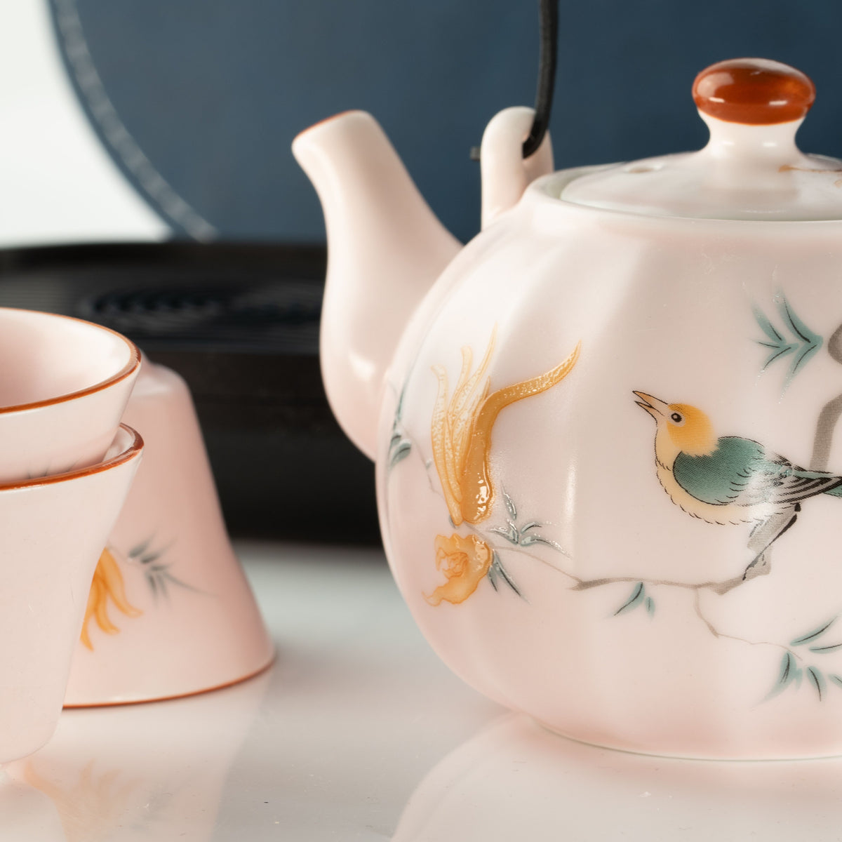 Pink Vintage Tea Set with Teapot & 4 Cups – Pumpkin Style Travel Tea Set